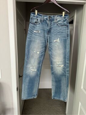 American Eagle Outfitters Light Blue Distressed Relaxed Jeans 34x32